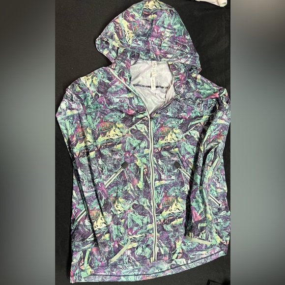 Lululemon jacket! Super light!! - Picture 1 of 3